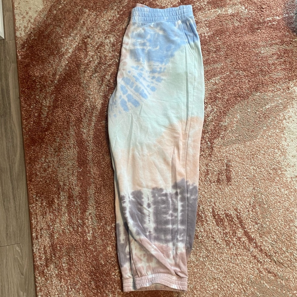 American Eagle tie-dye sweatpants 🌸